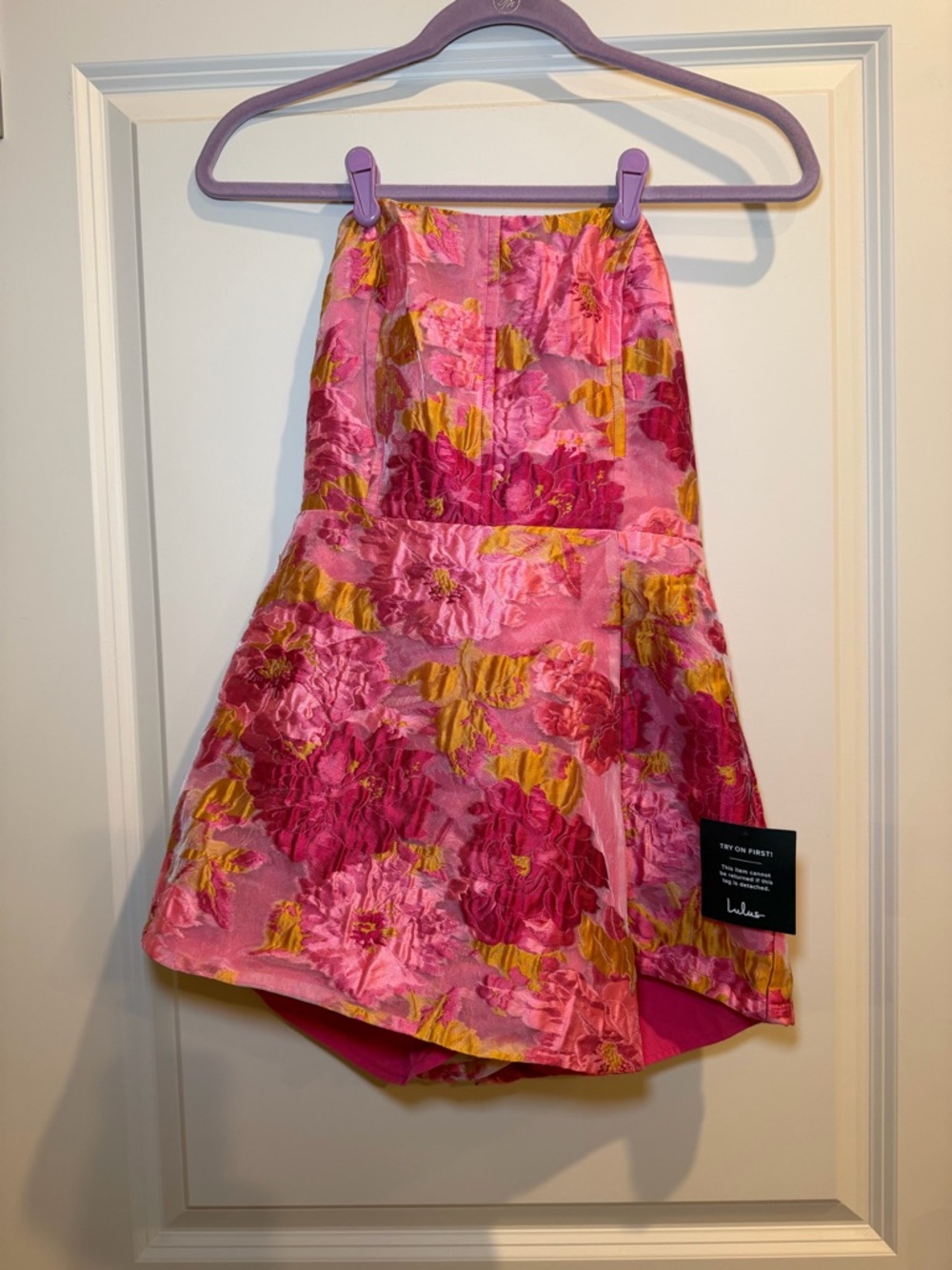 Lulu's NWT Pink and Gold Floral Strapless romper size S